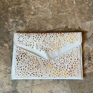 White and gold clutch EUC